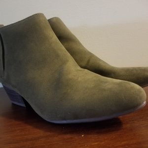 Old Navy Olive Booties NWT